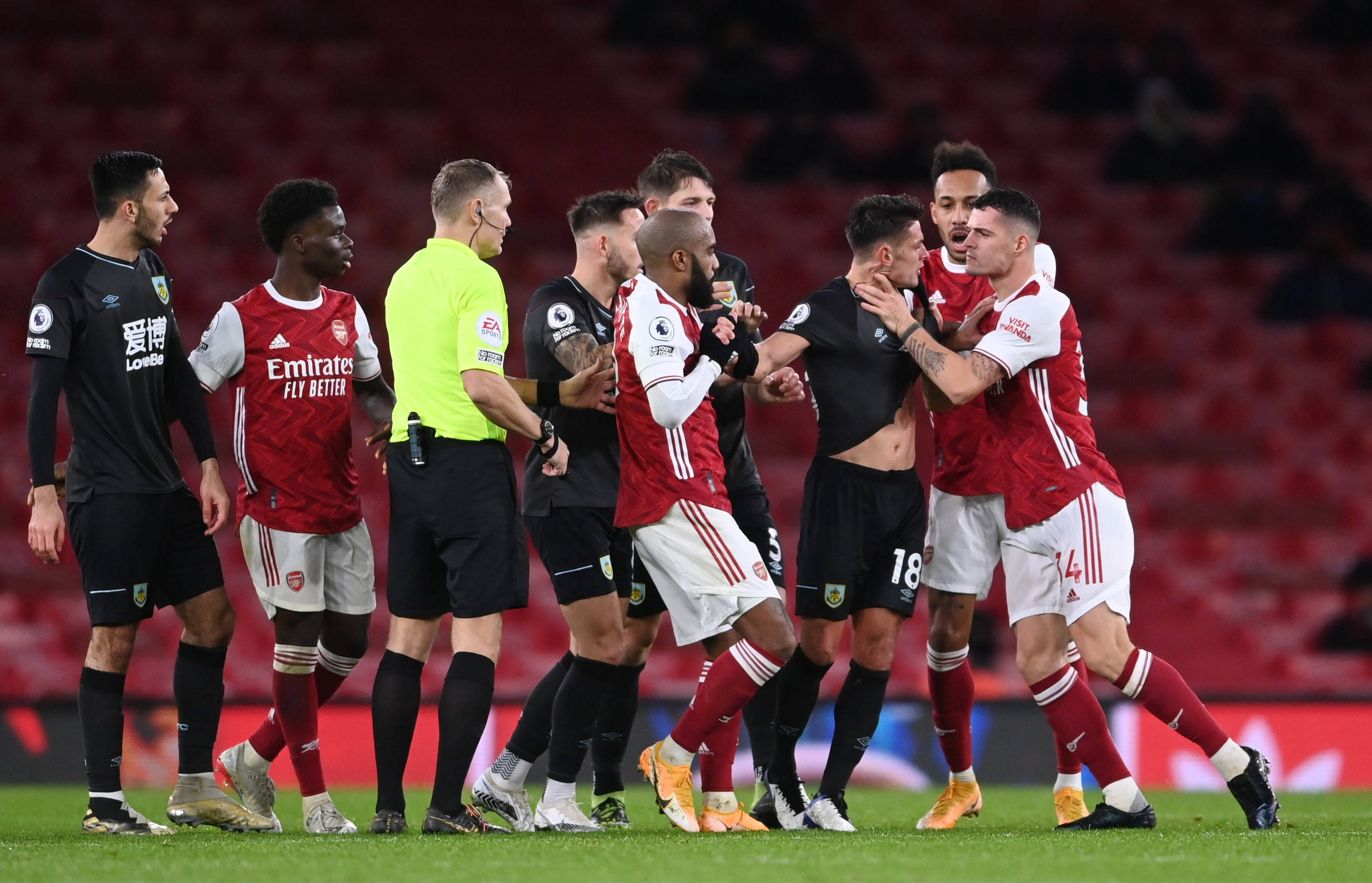 范将帮助球 范将帮助球